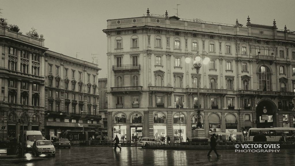 Milano -  Piazza del Duomo - Giorno de pioggia